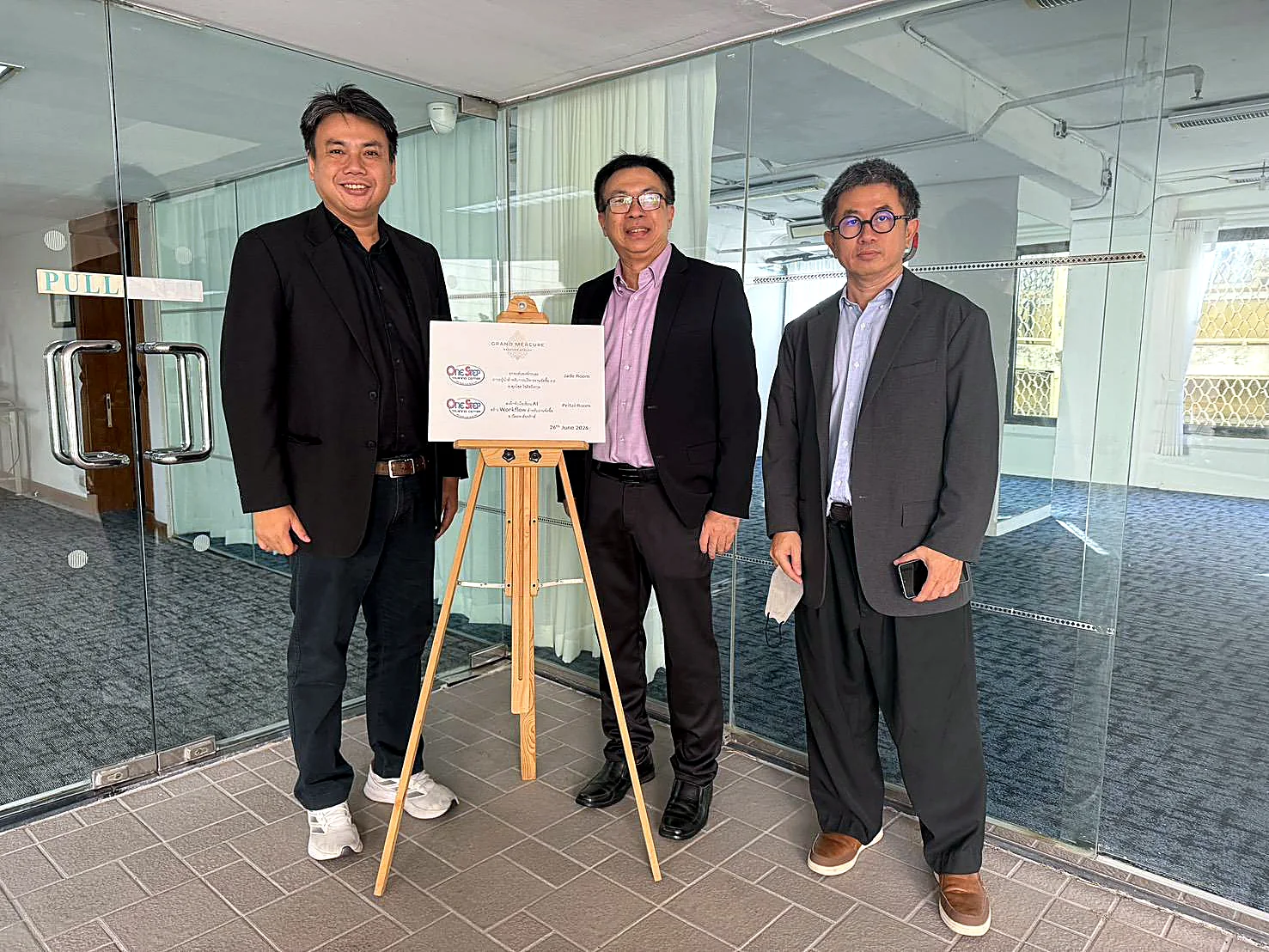 ผู้บริหารทั้ง 3 ท่านของ Source eXpert